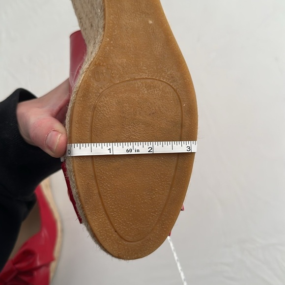 Valentino Garavani red patent leather bow wedge open toe espadrille sandals - Picture 9 of 11